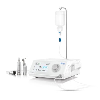Alta: Equipo de suministro dental con tecnología moderna para procedimientos odontológicos, incluye jeringuillas y control de temperatura.