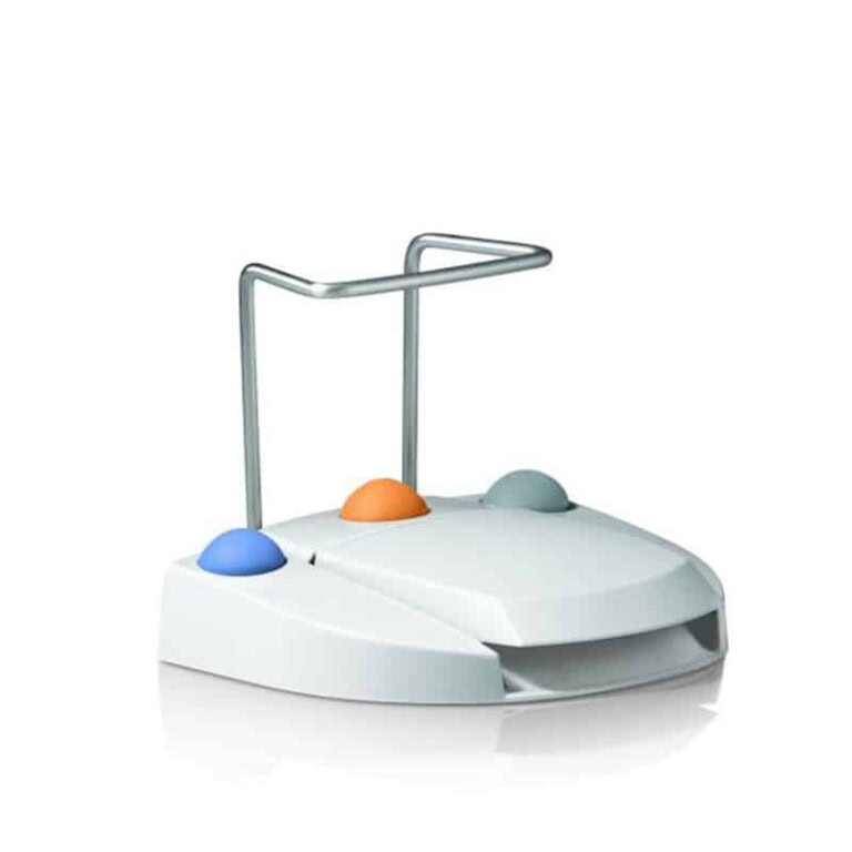 Sistema de limpieza y esterilización dental con componentes de colores, diseñado para mantener la higiene en clínicas odontológicas.