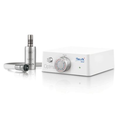 Alta texto: Equipo de suministro dental para tratamientos odontológicos, incluyendo aspiradoras, compresores y otros dispositivos profesionales.