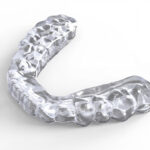 Sustrato de resina para ortodoncia, utilizado en tratamientos dentales para mejorar la alineación dental y la estética bucal. Material de alta calidad y durabilidad para profesionales dentales.