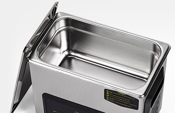 Autoclave de alta calidad para esterilización de instrumentos dentales, fabricado en acero inoxidable, ideal para clínicas y consultorios.